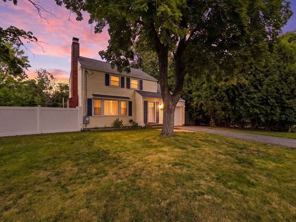 108 Fenway Dr, Springfield, MA 01109