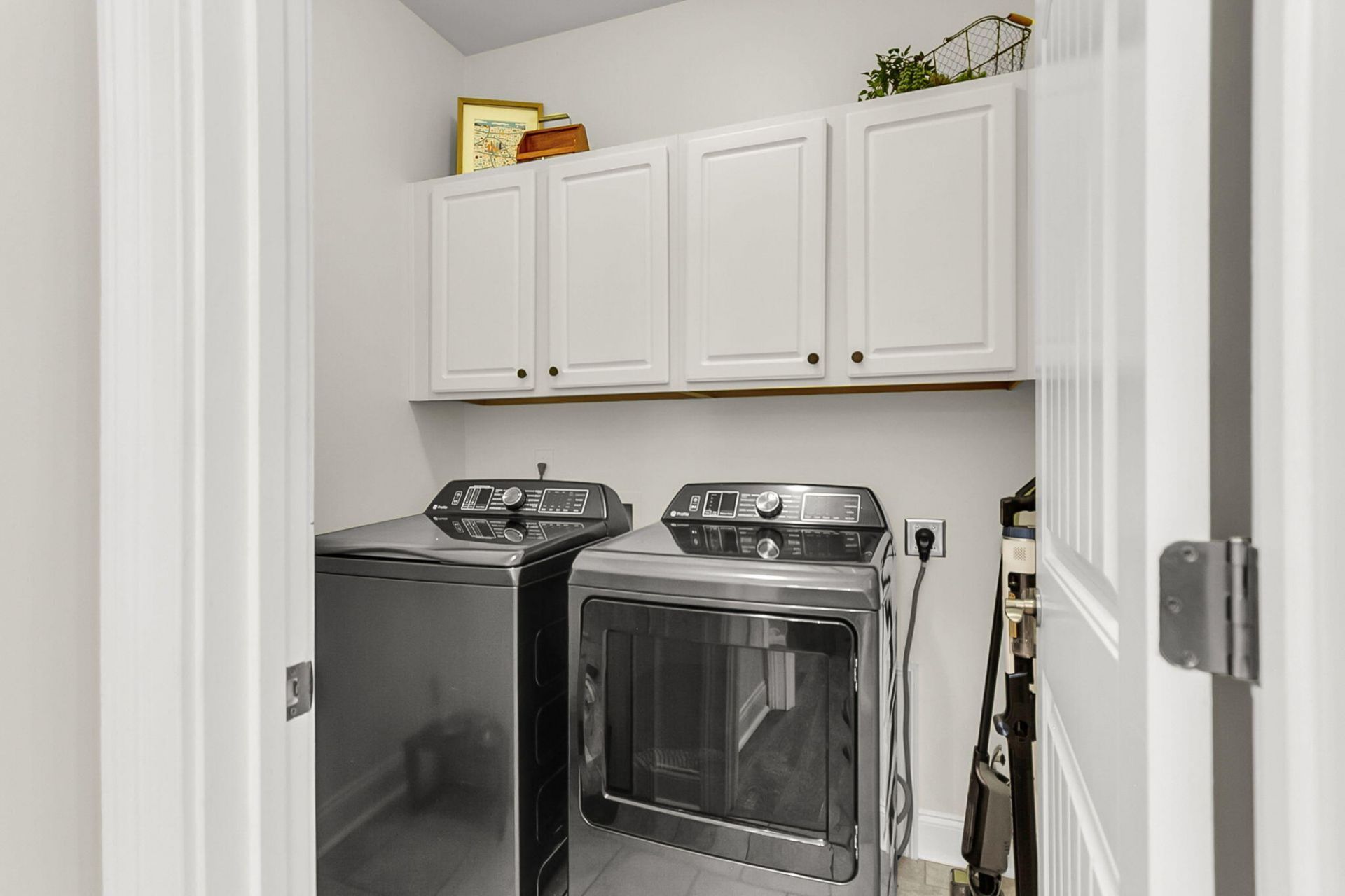 3436 Yarmouth Drive Photo 17