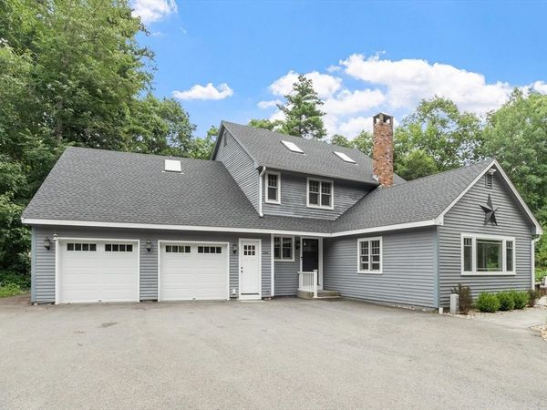 241 Reservoir Rd, Lunenburg, MA 01462