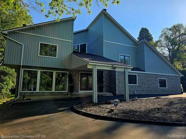 1830 Lone Pine Road , Bloomfield Hills, MI 48302