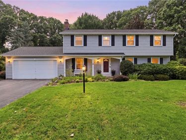 36 Autumn Oak Circle , Penfield, NY 14526