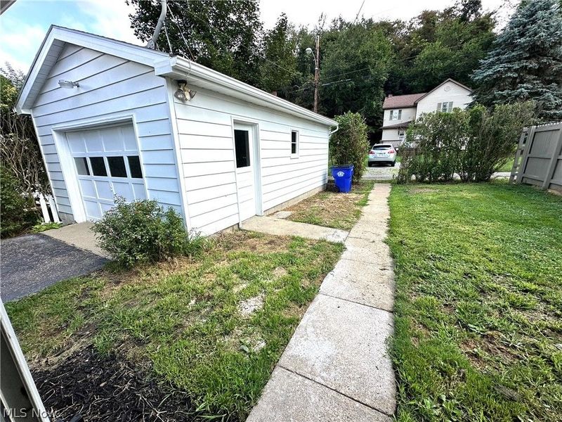 1055 Ambrose Avenue, East Liverpool, OH 43920 Photo 6