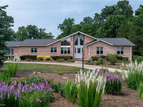 29451 Sayle Drive, Willoughby Hills, OH 44092