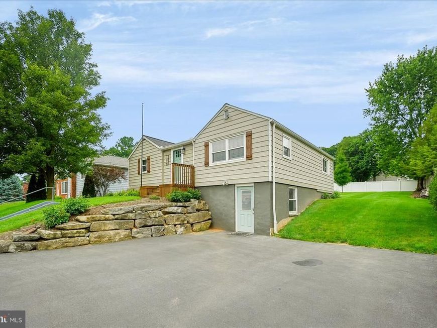 135 Lee Avenue, Boalsburg, PA 16827 Main Photo