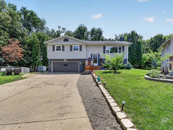 1821 Middlebury Road , Freeport, IL 61032
