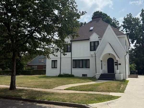 405 Everett Drive, Lansing, MI 48915
