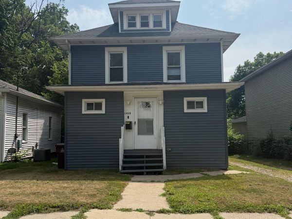 1435 Lyons Avenue, Lansing, MI 48910