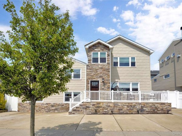 81 Branes St , Long Beach, NY 11561