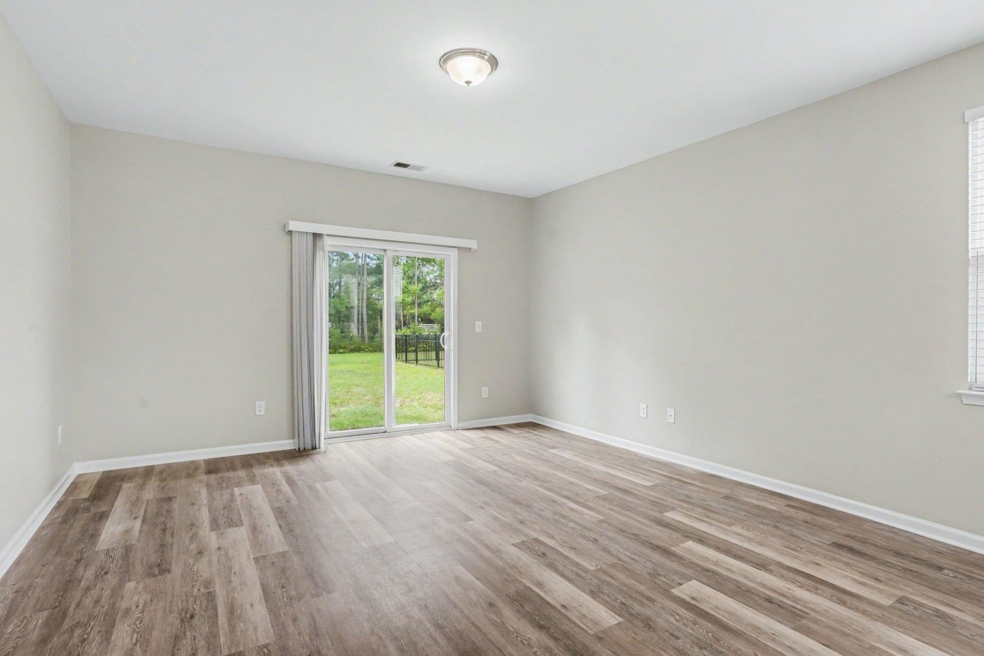 558 Hay Hill Ln.  Photo 7