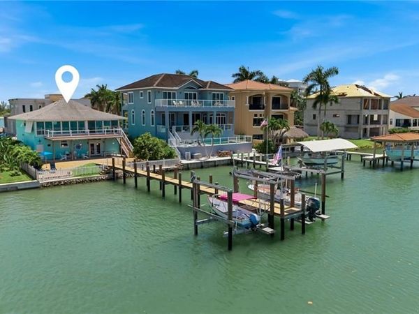 23 W Pelican ST , NAPLES, FL 34113