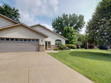 1802 Crystal Drive, Albert Lea, MN 56007