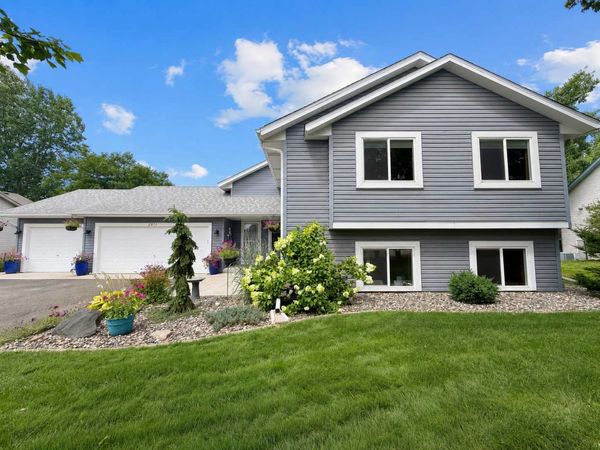 2870 Jordan Drive , Woodbury, MN 55125