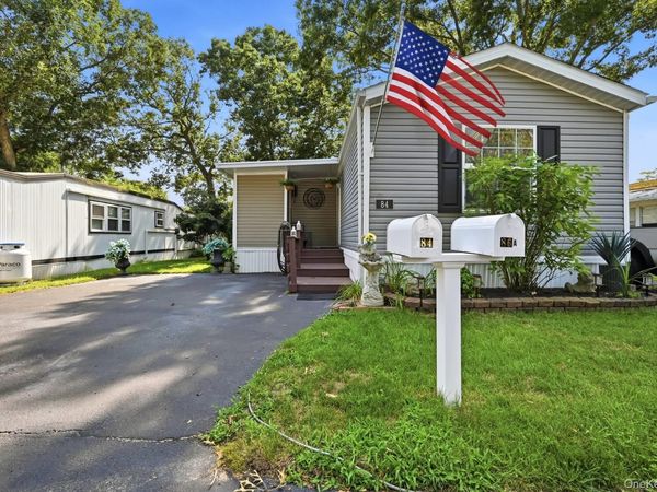 37 hubbard Avenue , Unit 84, Riverhead, NY 11901