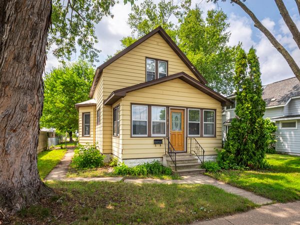 1327 Wood St, La Crosse, WI 54603
