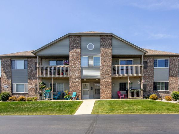 S75W16910 Gregory Dr, Unit 6, Muskego, WI 53150