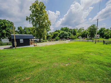 1019 Black Creek Road, Clay City, KY 40312