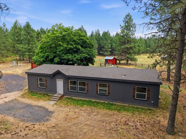 11914 E Laurel Rd, Elk, WA 99009