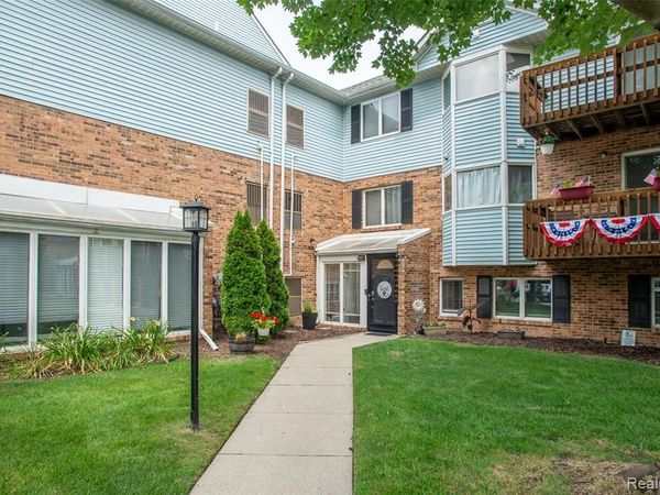 184 Pinewood Drive, Plymouth, MI 48170