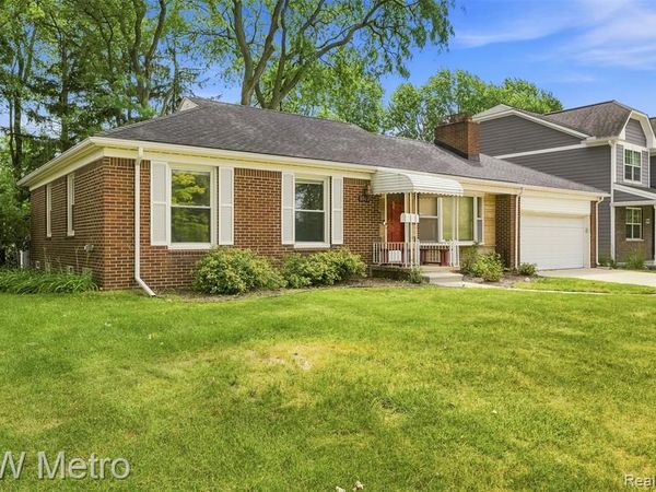 3912 Hillside Drive , Royal Oak, MI 48073