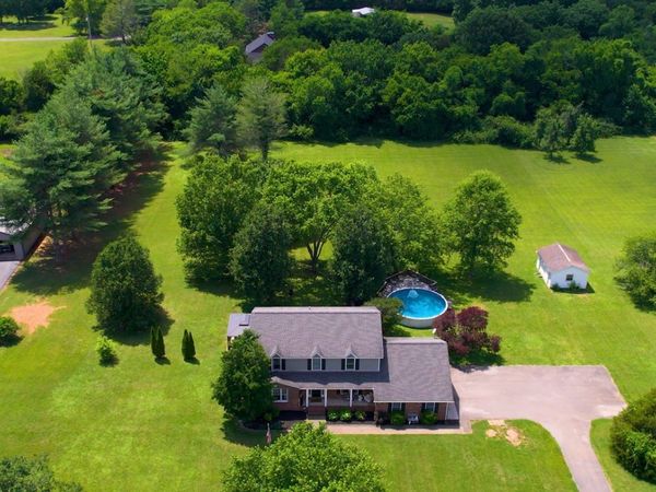 7770 Bridlewood Dr , Christiana, TN 37037