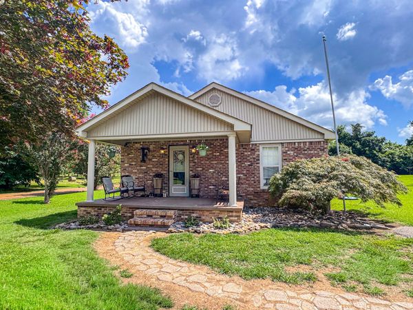 208 Johnson St , Hornbeak, TN 38232