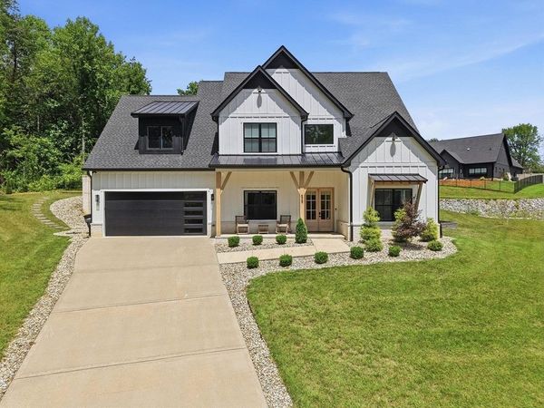 629 Longstreet Dr , Cookeville, TN 38506