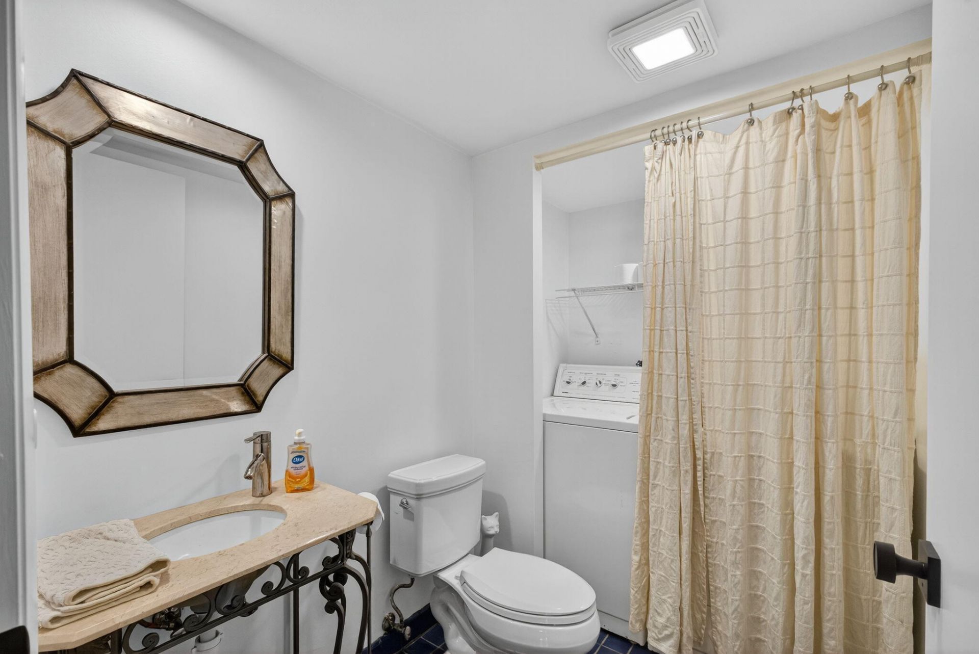 1700 Embassy Drive, Unit 103, West Palm Beach, FL 33401 Photo