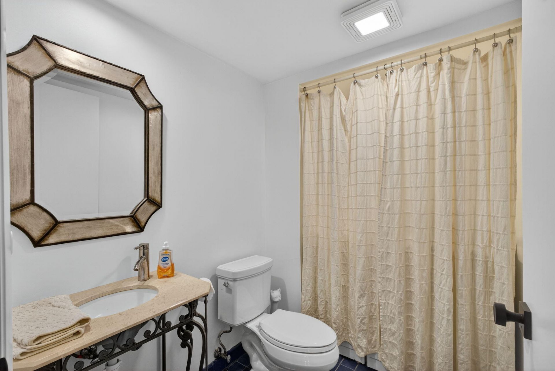 1700 Embassy Drive, Unit 103, West Palm Beach, FL 33401 Photo