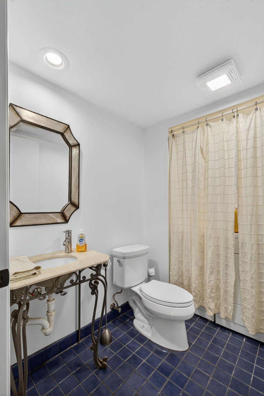 1700 Embassy Drive, Unit 103, West Palm Beach, FL 33401 Photo