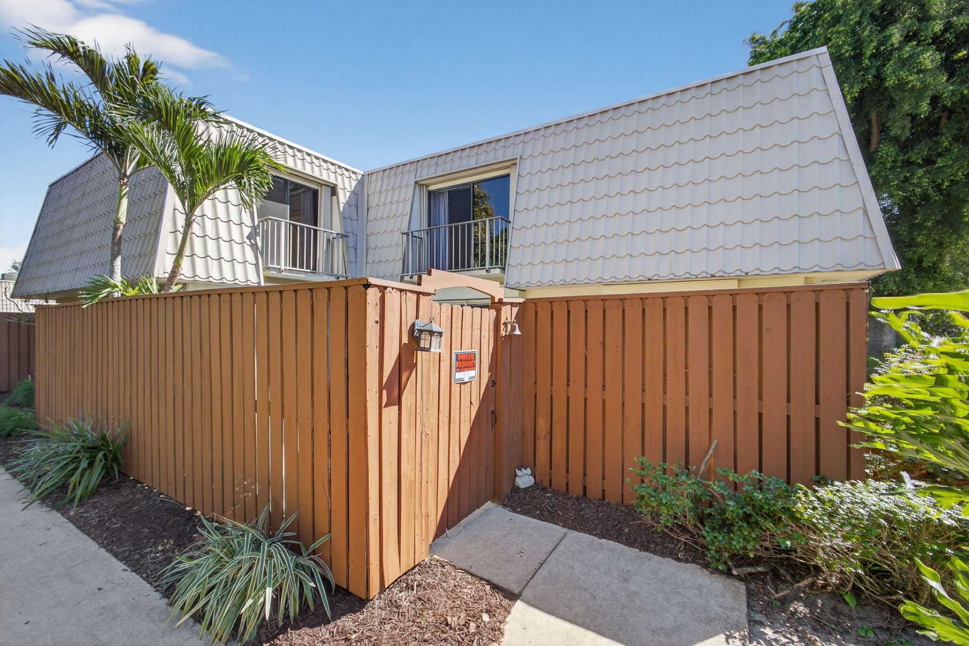 1700 Embassy Drive, Unit 103, West Palm Beach, FL 33401 Photo
