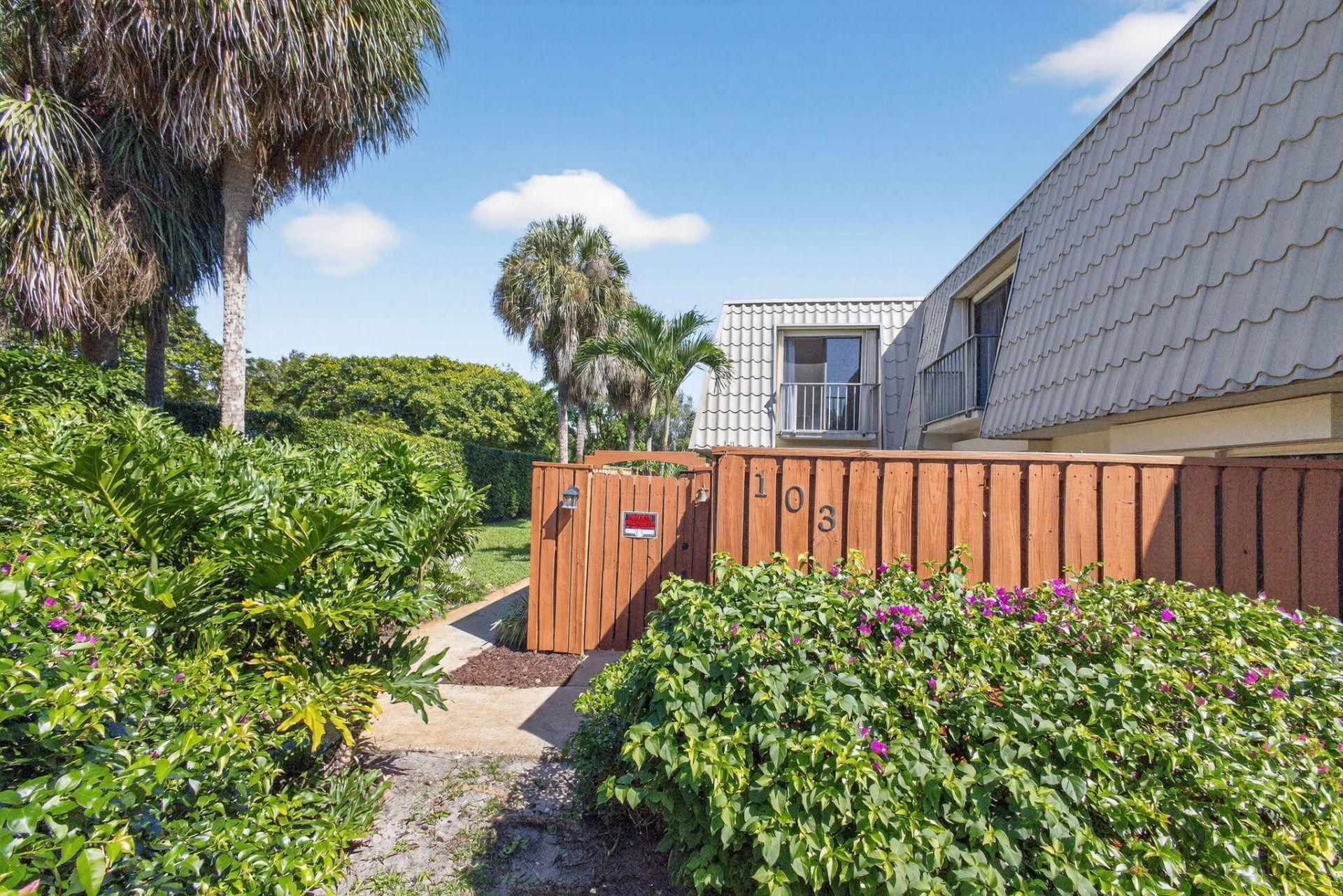 1700 Embassy Drive, Unit 103, West Palm Beach, FL 33401 Photo