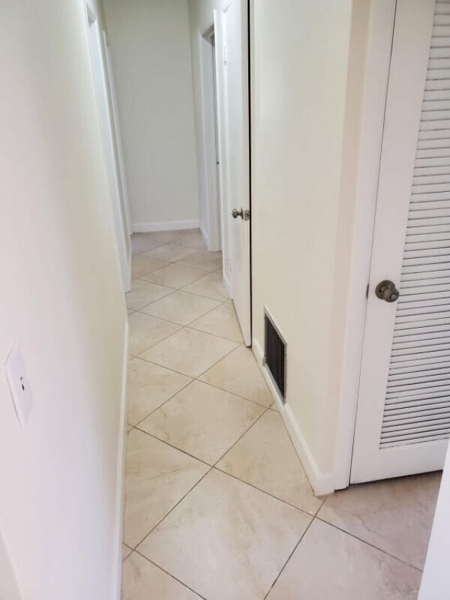 2460 NE 215th Street, Miami, FL 33180 Photo
