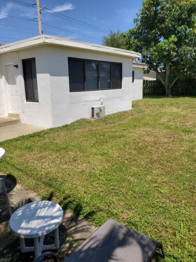 2460 NE 215th Street, Miami, FL 33180 Photo