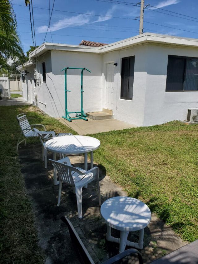 2460 NE 215th Street, Miami, FL 33180 Photo