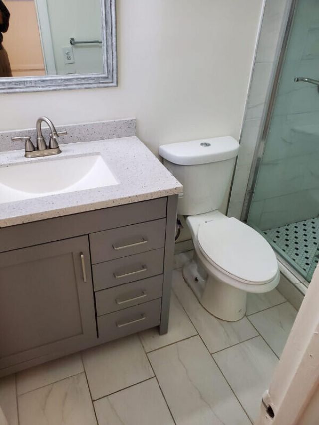 2460 NE 215th Street, Miami, FL 33180 Photo