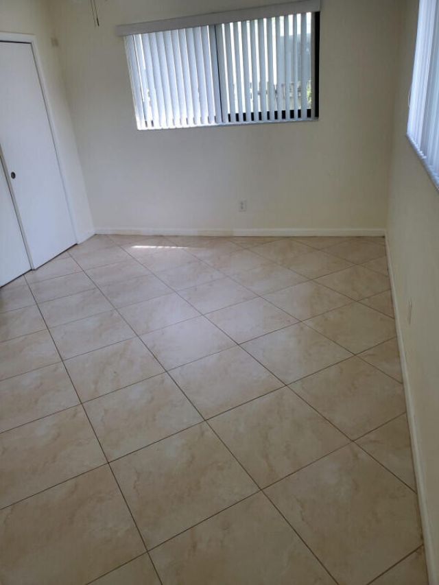 2460 NE 215th Street, Miami, FL 33180 Photo