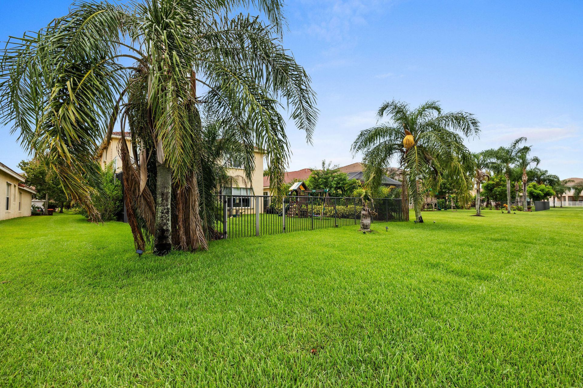 1894 SW Grey Falcon Cir Circle Sw, Vero Beach, FL 32962 Photo