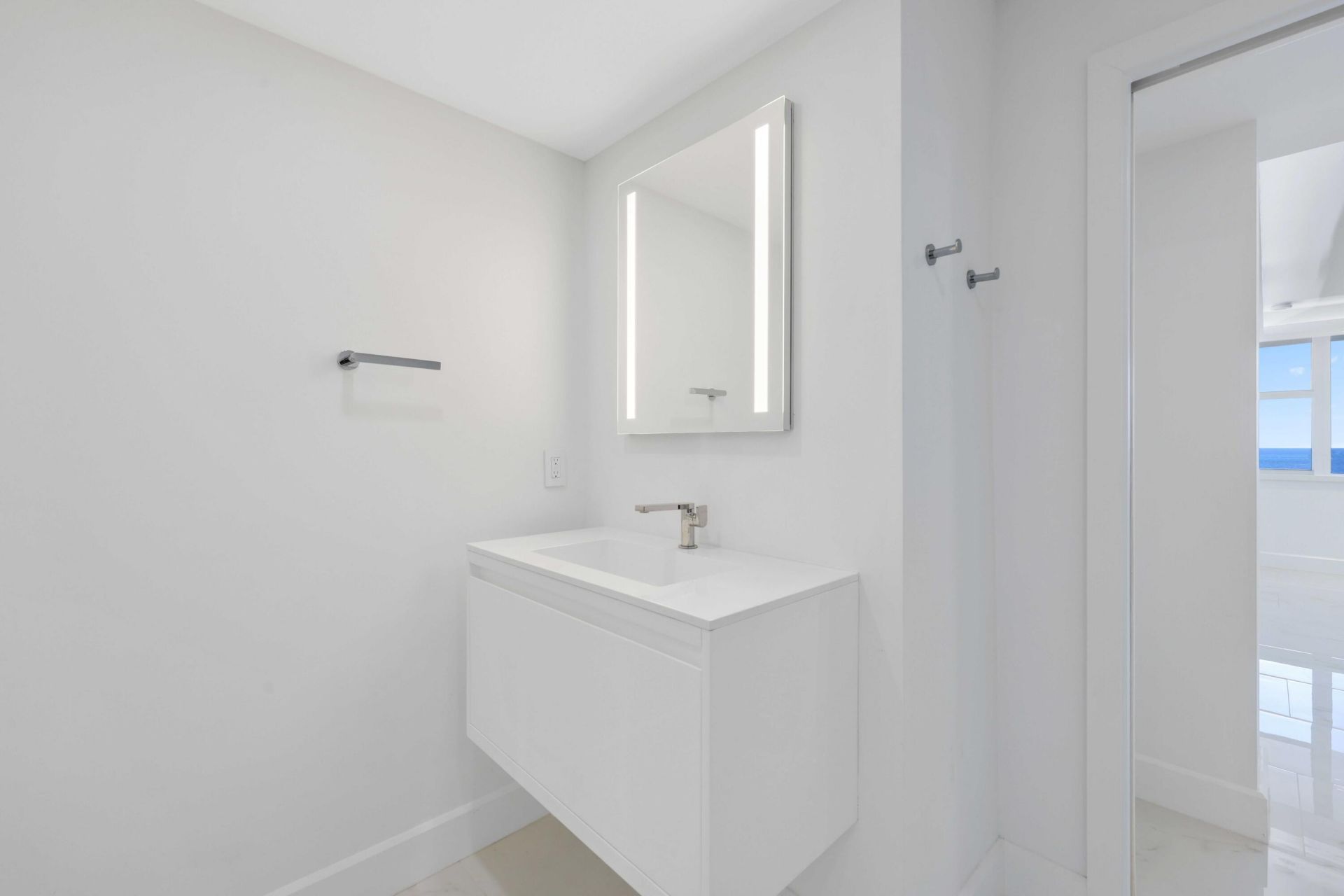 545 S Fort Lauderdale Beach Boulevard, Unit 1701, Fort Lauderdale, FL 33316 Photo