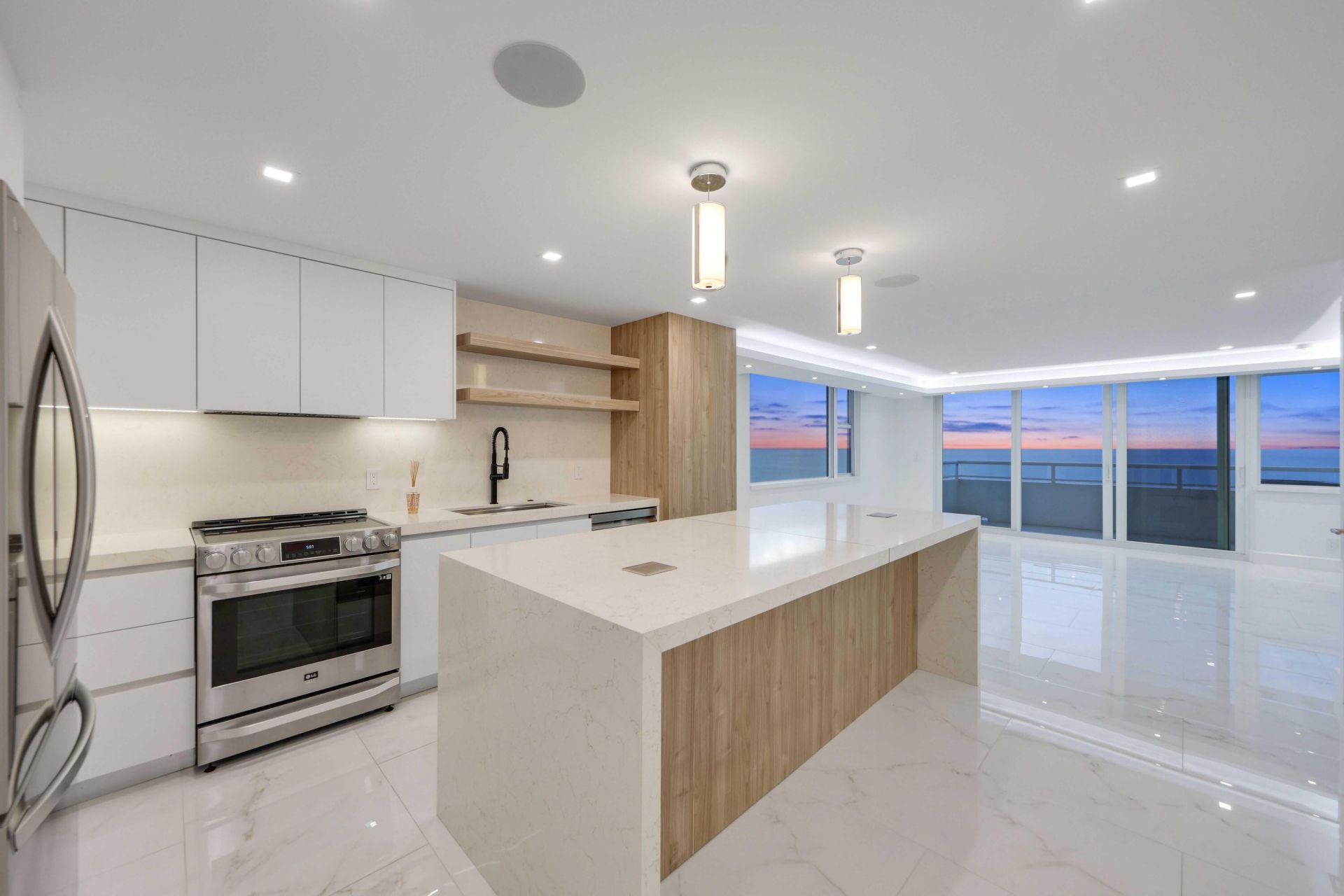 545 S Fort Lauderdale Beach Boulevard, Unit 1701, Fort Lauderdale, FL 33316 Photo