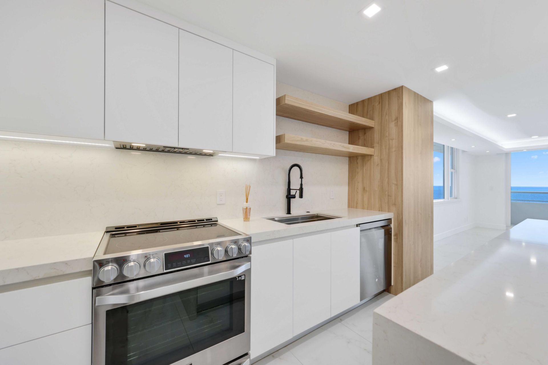 545 S Fort Lauderdale Beach Boulevard, Unit 1701, Fort Lauderdale, FL 33316 Photo