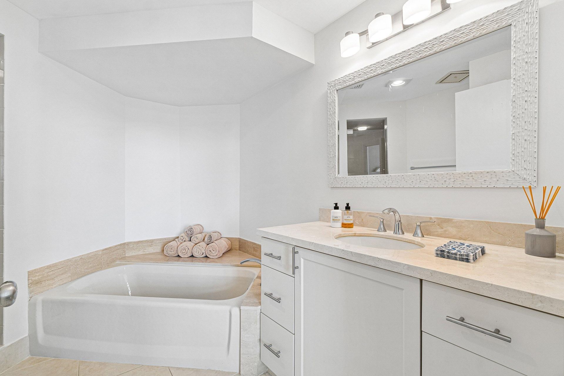 300 SE 5th Avenue, Unit PH 8120, Boca Raton, FL 33432 Photo