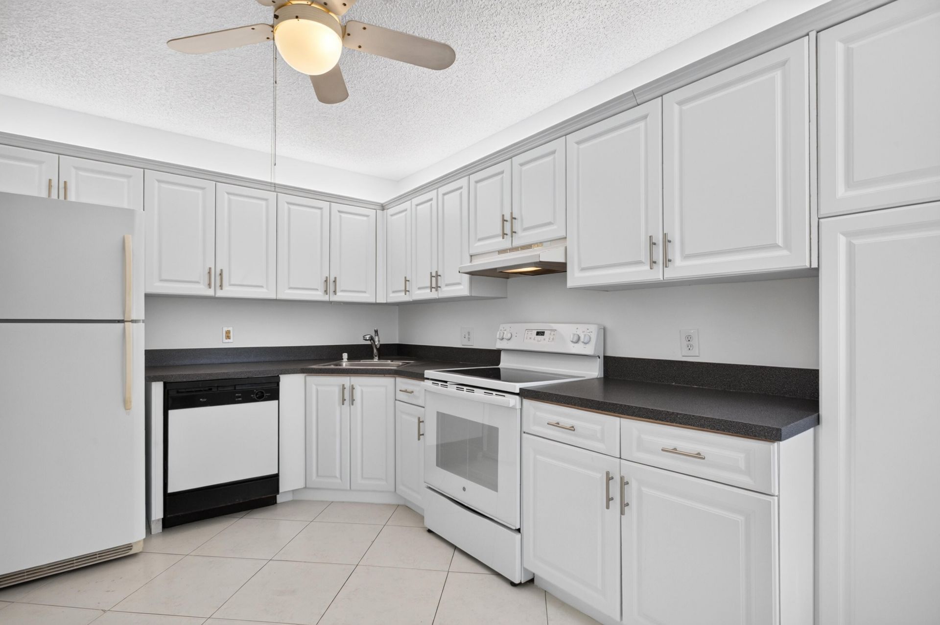 5283 Europa Drive, Unit D, Boynton Beach, FL 33437 Photo