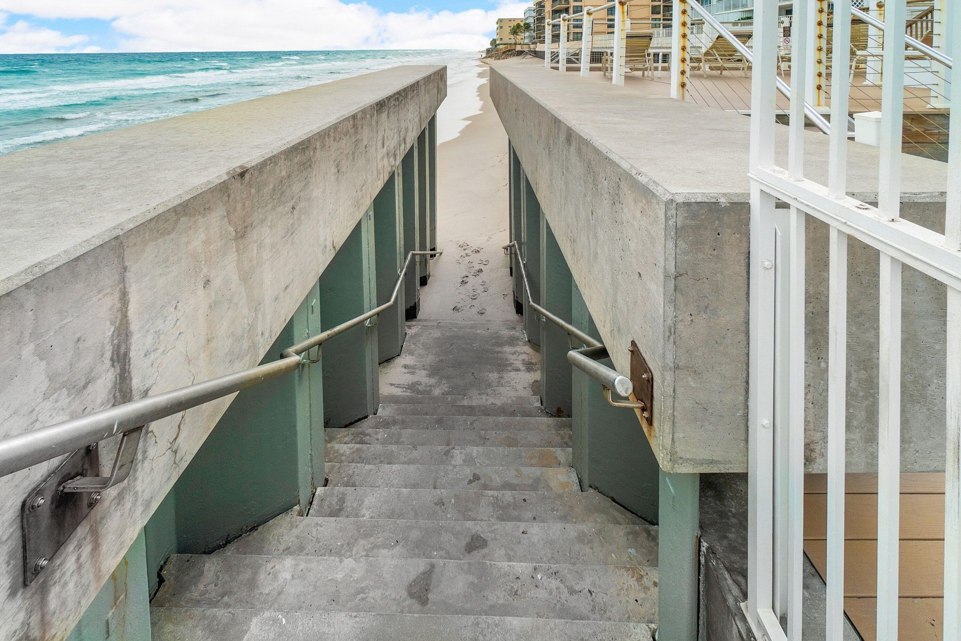 3589 S Ocean Boulevard, Unit 703, South Palm Beach, FL 33480 Photo