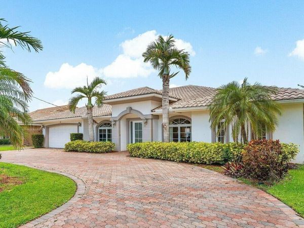 41 Castle Harbor Isle Drive, Fort Lauderdale, FL 33308
