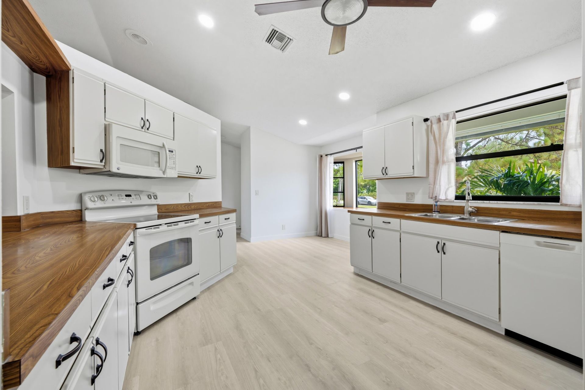 7380 155th Place N, Palm Beach Gardens, FL 33418 Photo