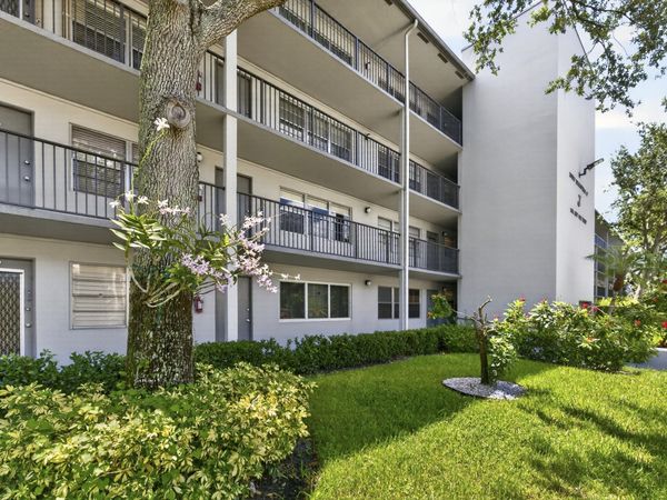 101 SW 132nd Way, Unit 215J, Pembroke Pines, FL 33027