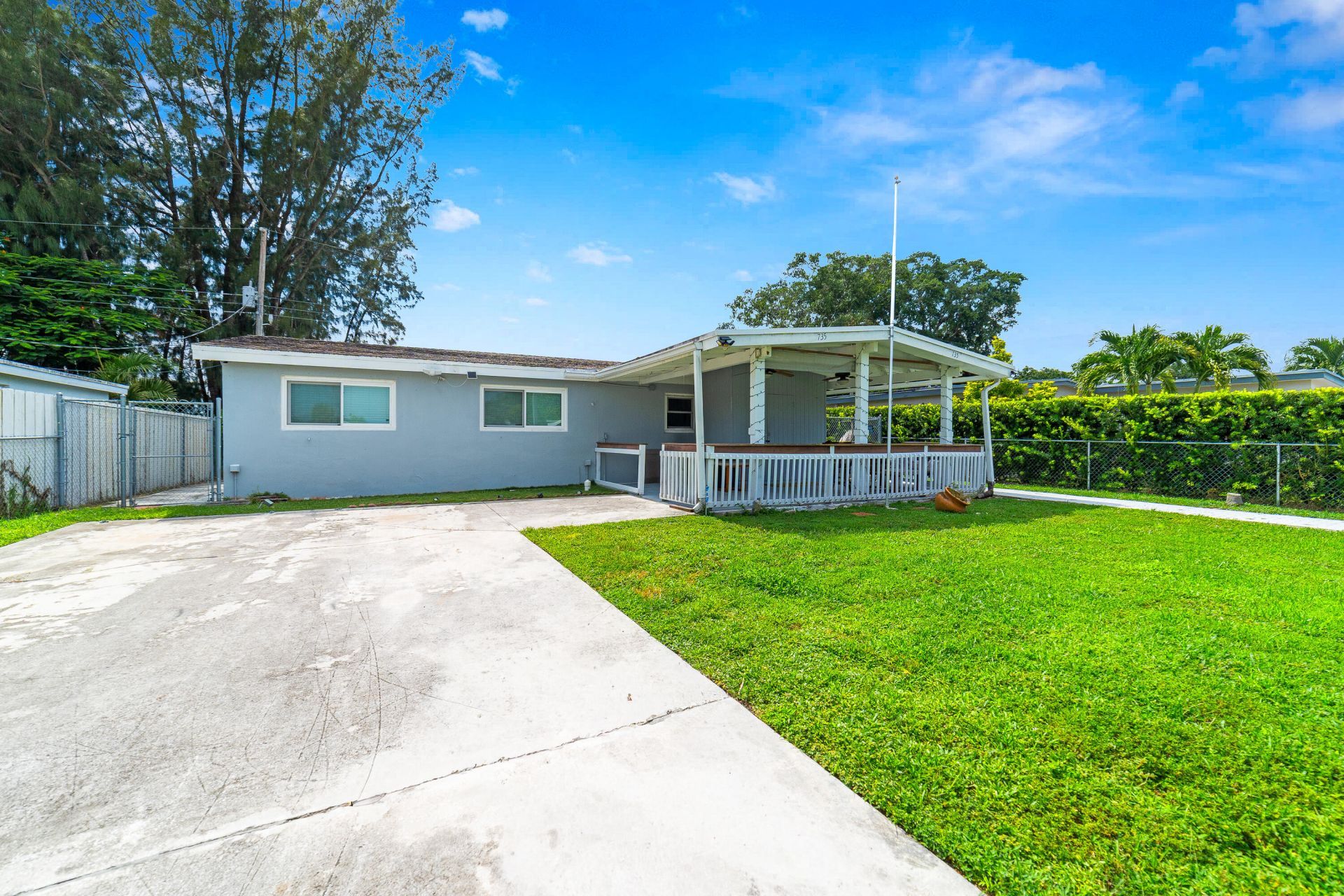 735 Hibiscus Drive, Royal Palm Beach, FL 33411 Photo