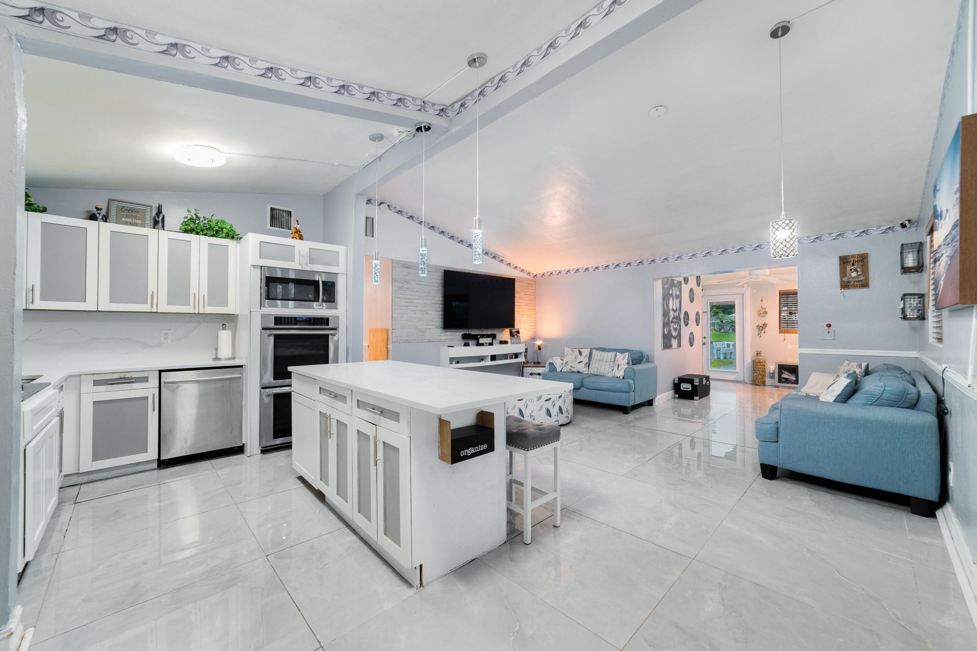 735 Hibiscus Drive, Royal Palm Beach, FL 33411 Photo