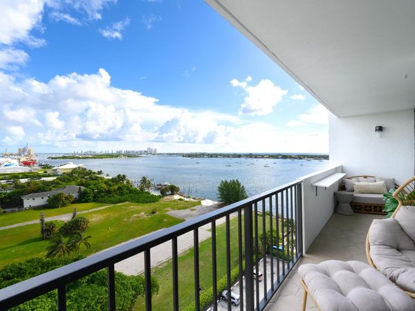 5600 N Flagler Drive, Unit 1207, West Palm Beach, FL 33407