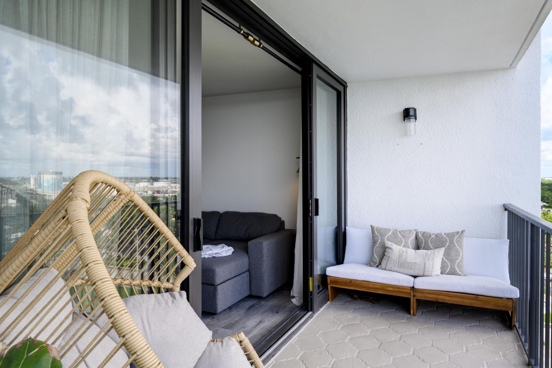 5600 N Flagler Drive, Unit 1207, West Palm Beach, FL 33407 Photo